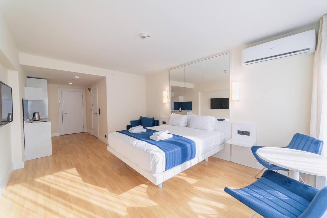 Black Sea Batumi Hotel Orbi City Екстер'єр фото