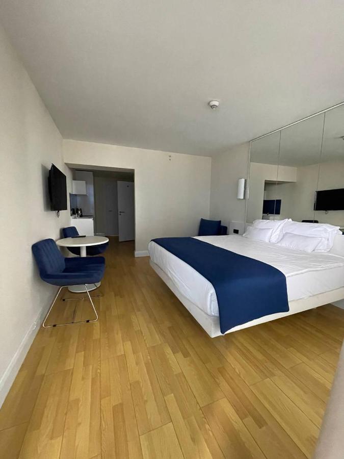 Black Sea Batumi Hotel Orbi City Екстер'єр фото