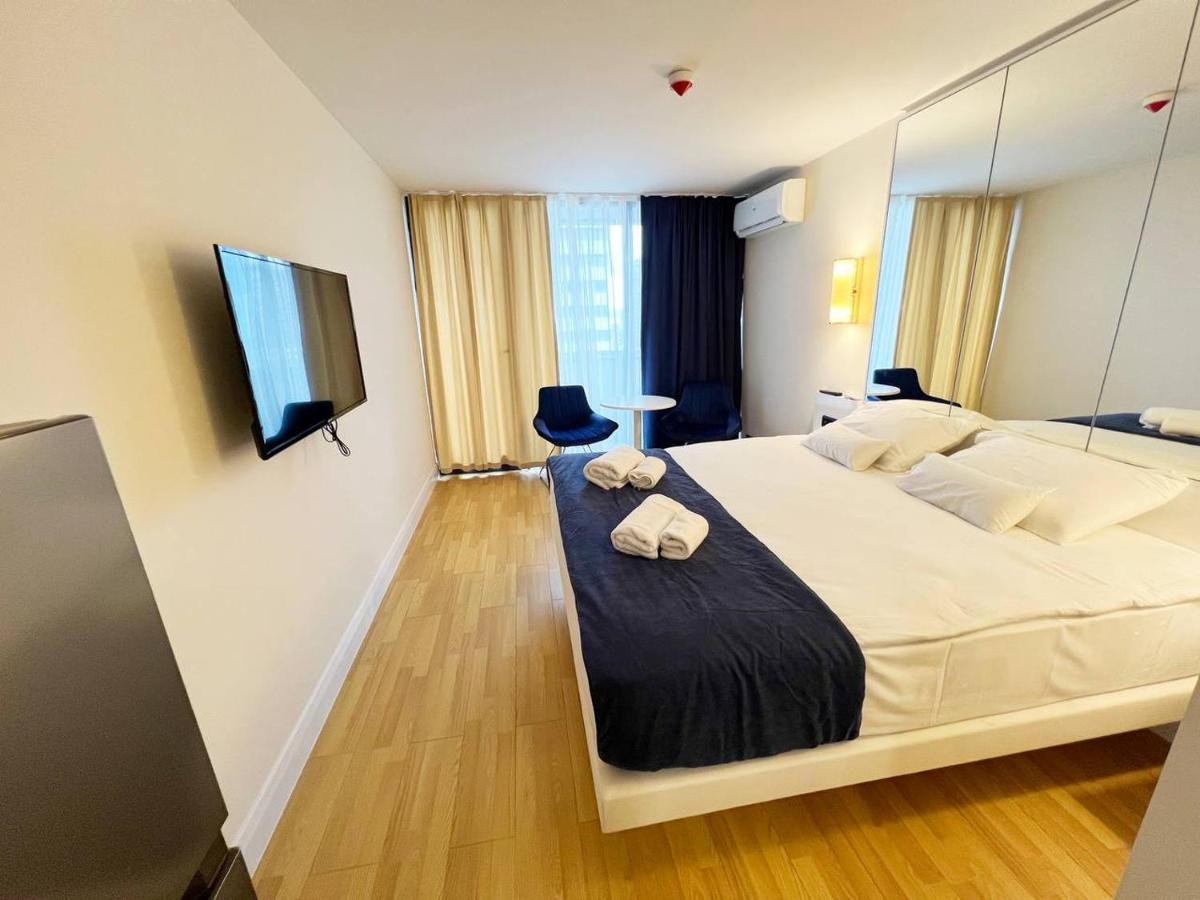 Black Sea Batumi Hotel Orbi City Екстер'єр фото