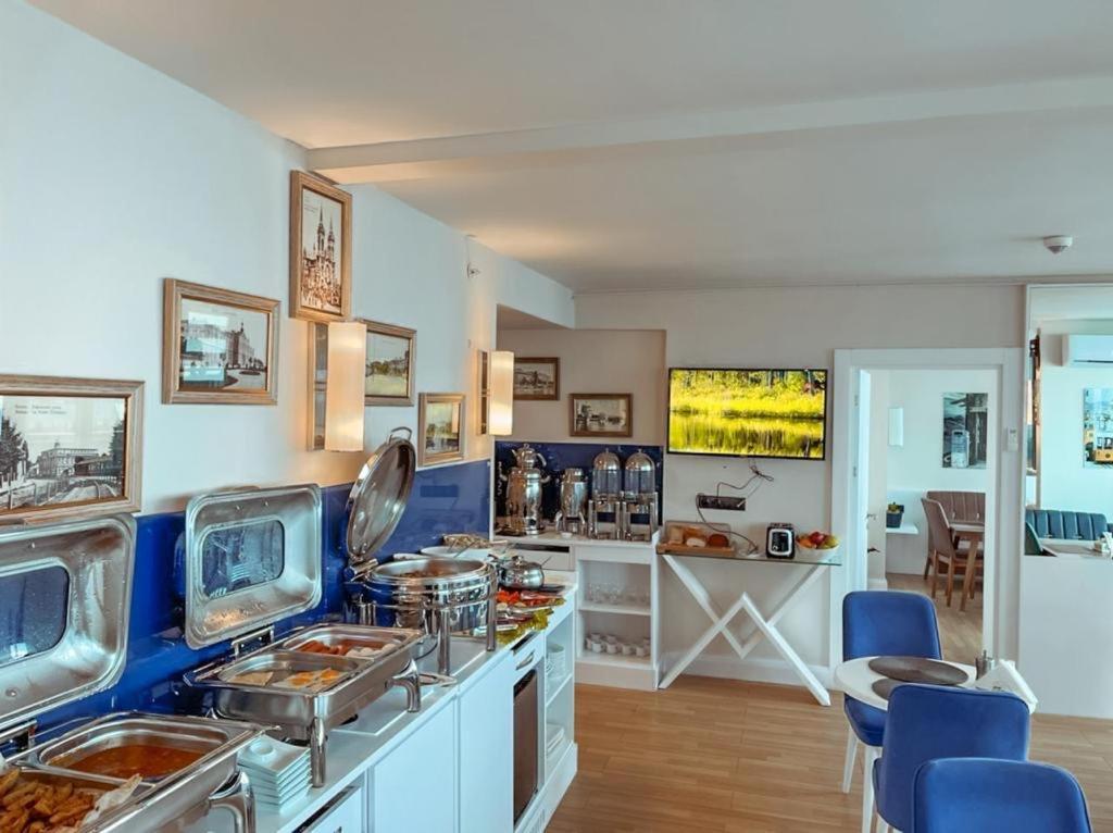 Black Sea Batumi Hotel Orbi City Екстер'єр фото