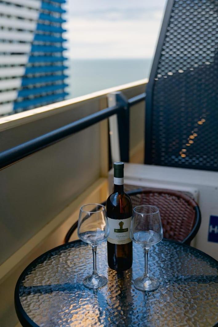 Black Sea Batumi Hotel Orbi City Екстер'єр фото