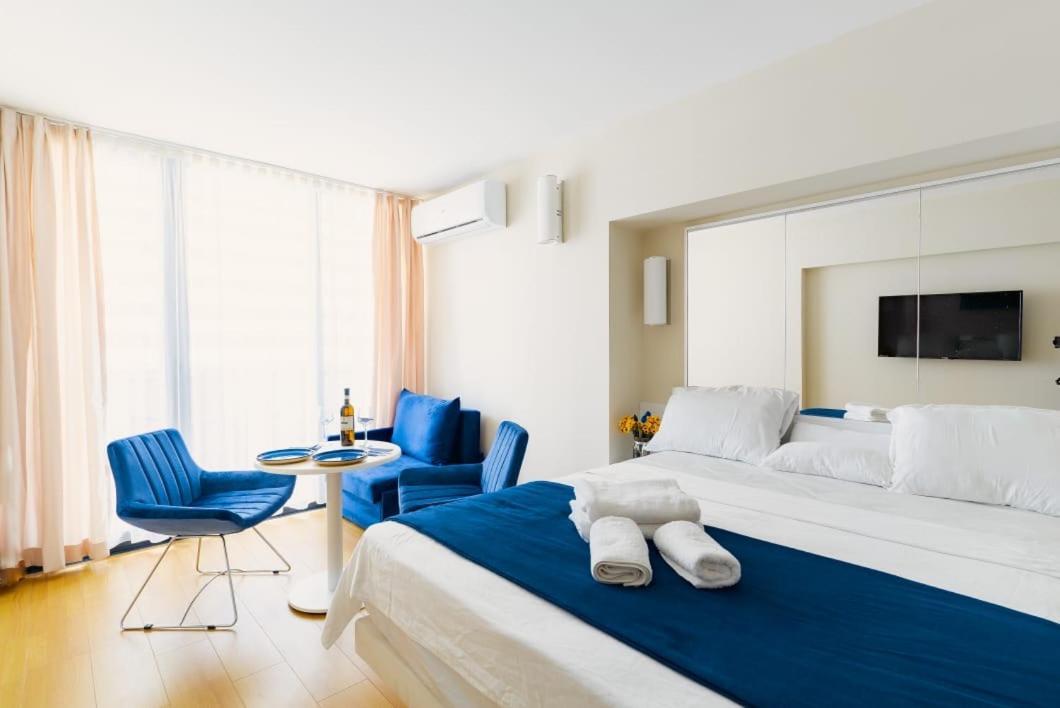 Black Sea Batumi Hotel Orbi City Екстер'єр фото
