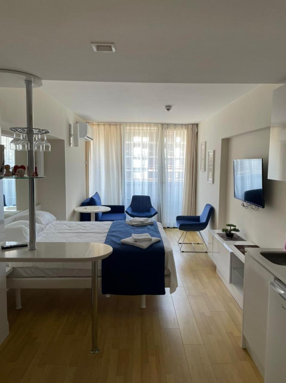Black Sea Batumi Hotel Orbi City Екстер'єр фото