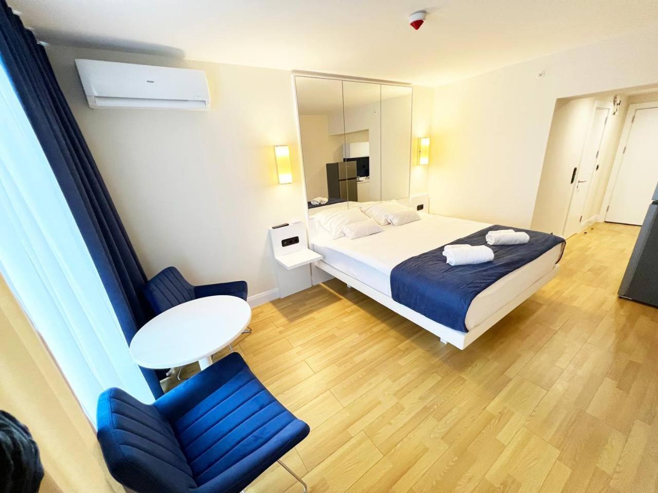 Black Sea Batumi Hotel Orbi City Екстер'єр фото