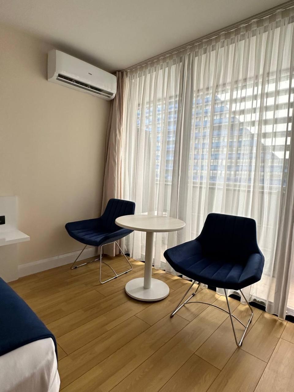 Black Sea Batumi Hotel Orbi City Екстер'єр фото